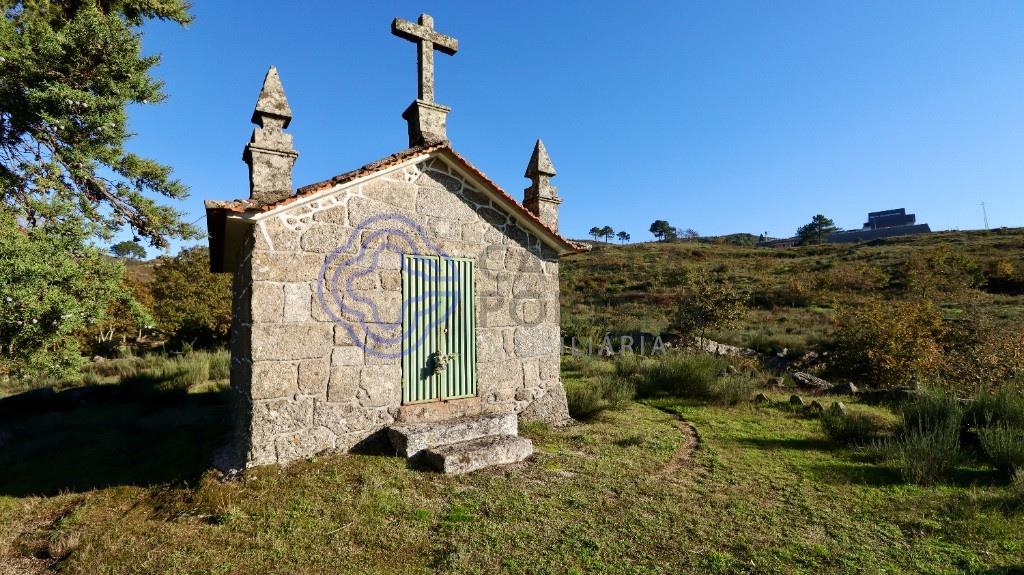 Land with Chapel in Telhe - Soalhães - Marco de Canaveses
