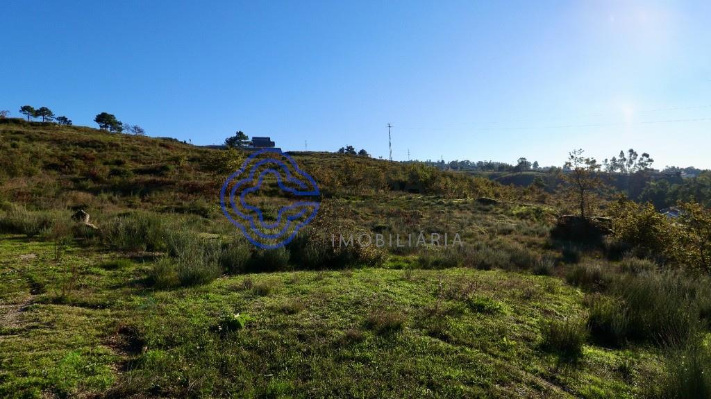 Land with Chapel in Telhe - Soalhães - Marco de Canaveses
