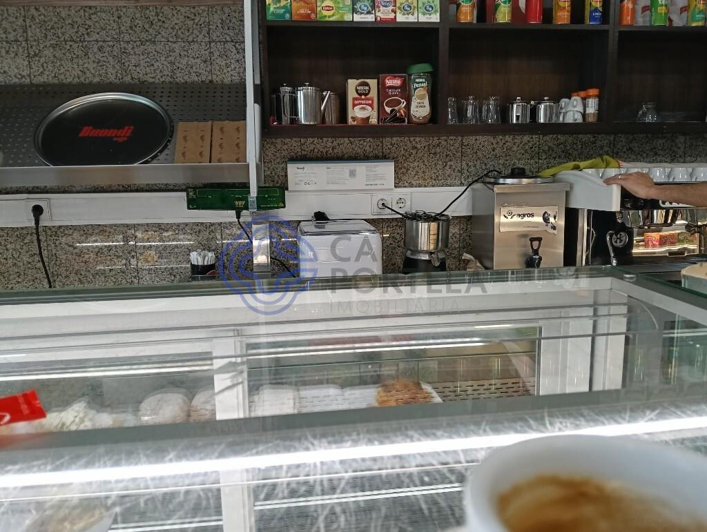 Oportunidade, cafetaria, confeitaria para trespasse no centro de São Mamede de Infesta.