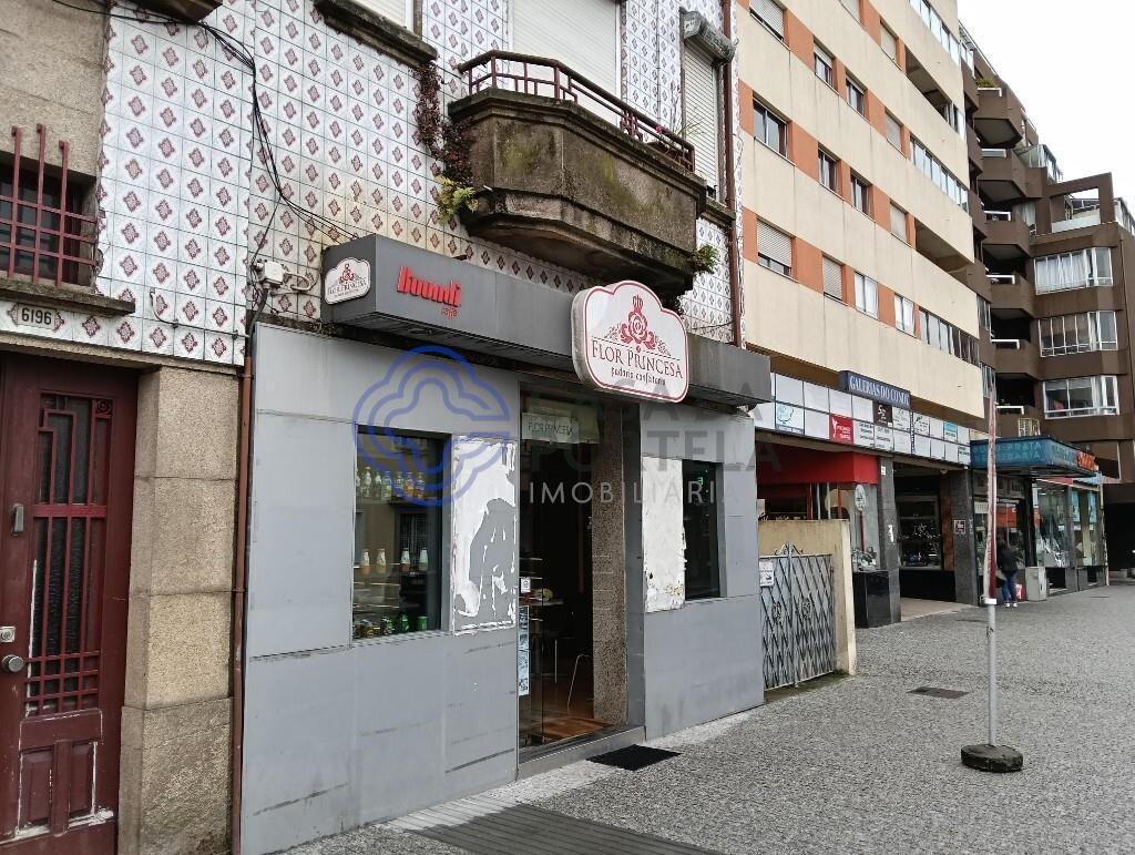 Oportunidade, cafetaria, confeitaria para trespasse no centro de São Mamede de Infesta.
