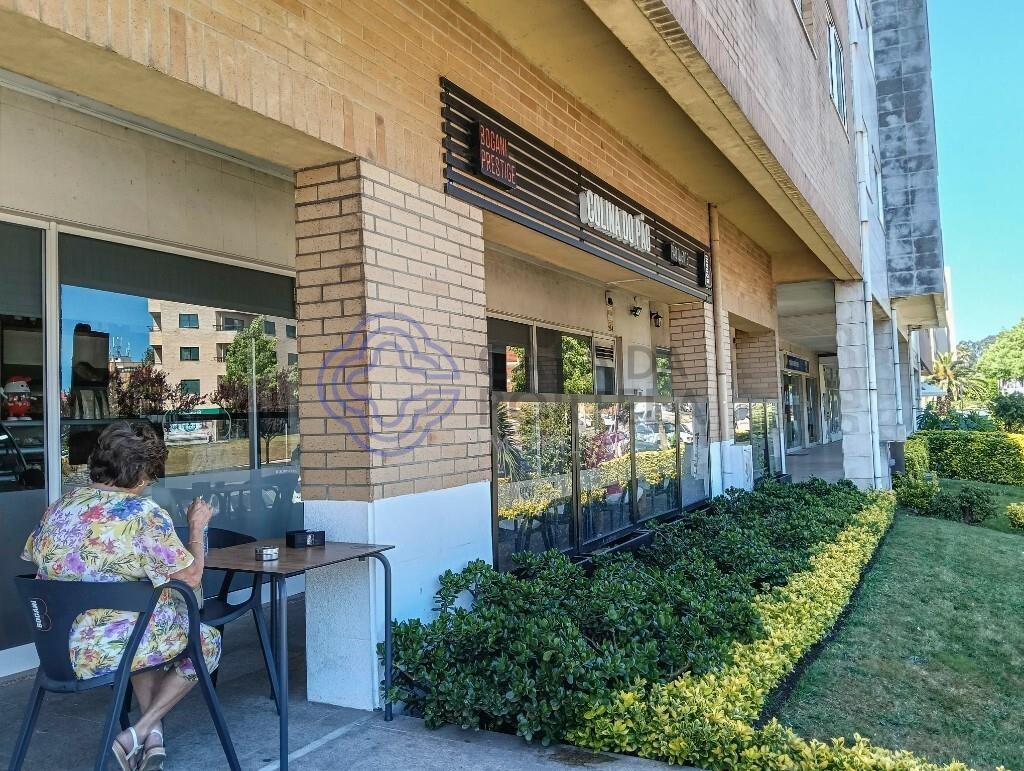 Pão Quente para trespasse em Custóias Matosinhos.