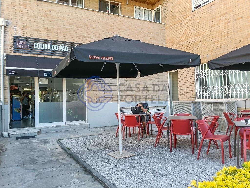 Pão Quente para trespasse em Custóias Matosinhos.