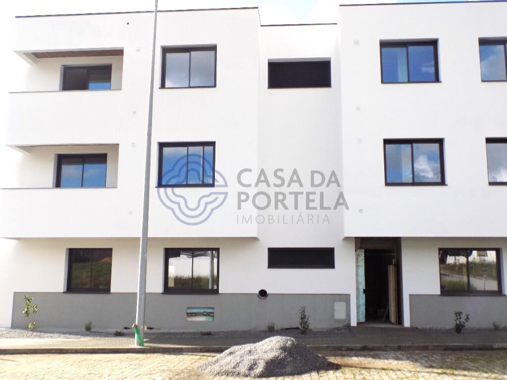 Edifício Multifamiliar-Olivais-Nogueira da Regedoura