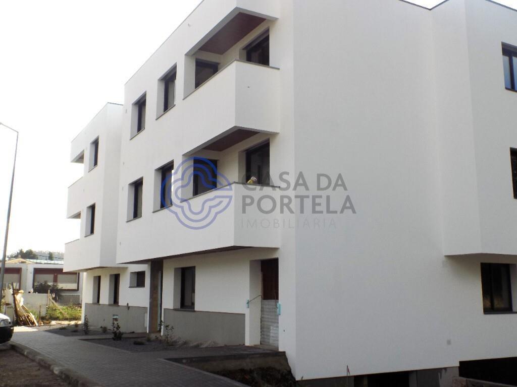 Edifício Multifamiliar-Olivais-Nogueira da Regedoura