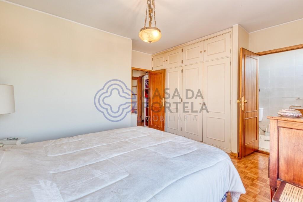 Apartamento T3 com Terraço no Último Andar na Senhora da Hora, Matosinhos