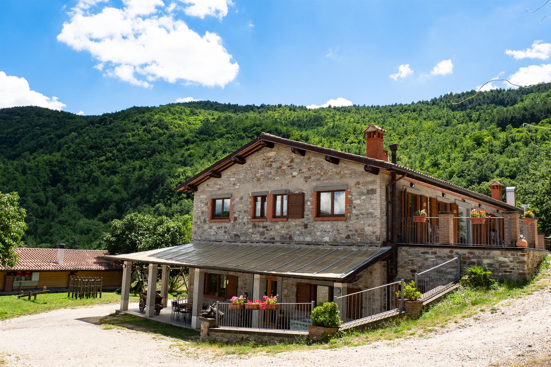 Farmhouse in Tuscany with organic farm
