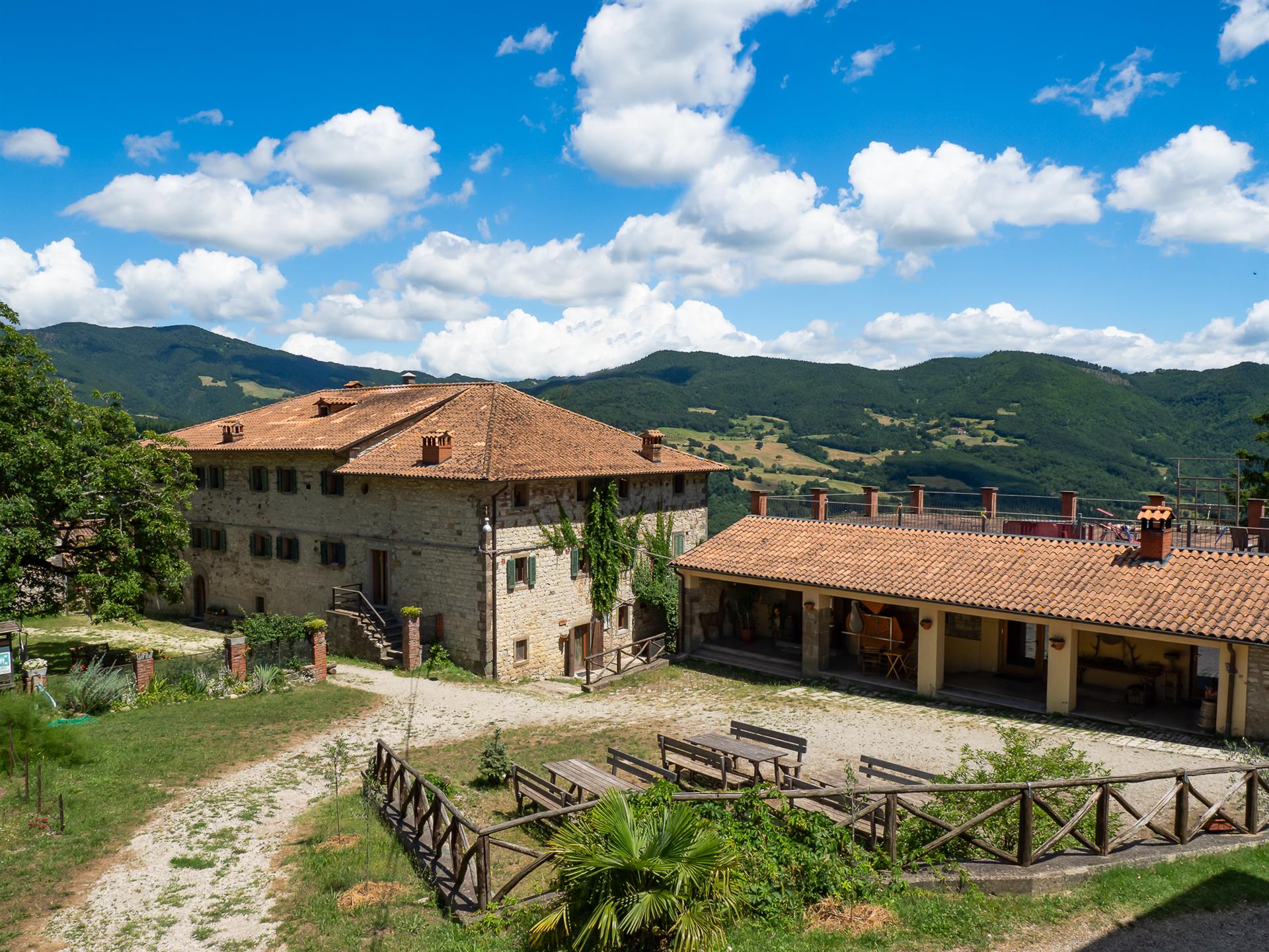 Farmhouse in Tuscany with organic farm