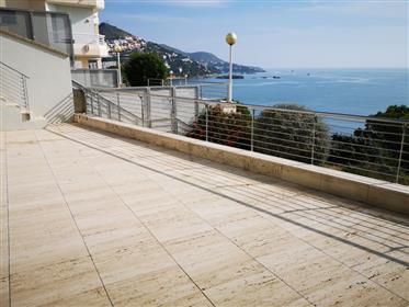 Exceptional apartament on the seafront