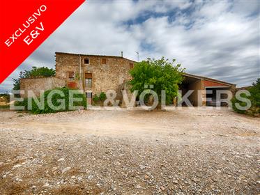 A farm with lots of possibilities in the heart of Empordà