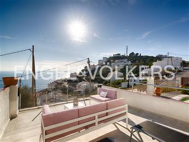 House with views, pool and garage in Roses (Canyelles)