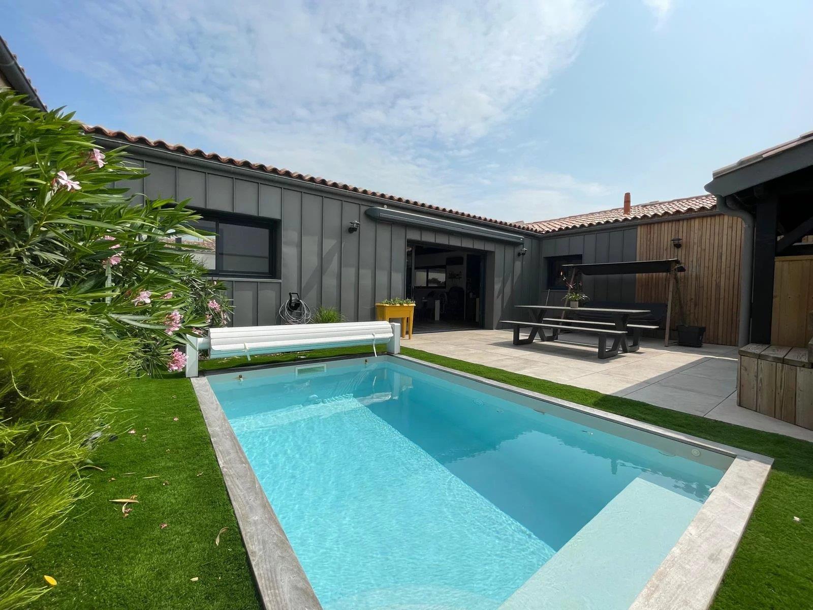 Modern Family Home in Dompierre-sur-Mer with Pool Oasis