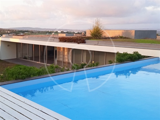 Moradia T4 com piscina privada no Condomínio Bom Sucesso Resort, em Óbidos
