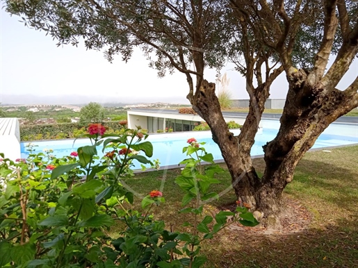 Moradia T4 com piscina privada no Condomínio Bom Sucesso Resort, em Óbidos