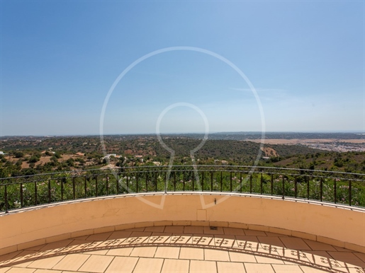 Villa con piscina y parcela de 5ha en Túnez, Algarve