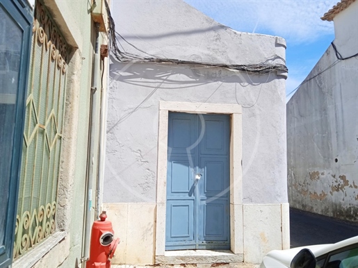 Bâtiment en ruine pour une reconstruction totale à Marvila, Lisbonne