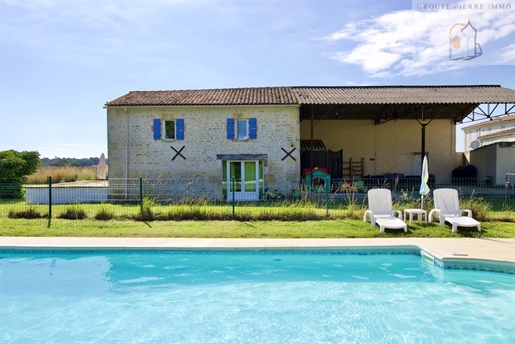 House and 4 gîtes, heated swimming pool