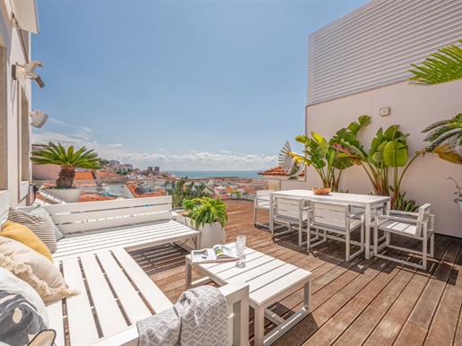 Penthouse with terrace and unbeatable panorama view over Tagus, Baixa