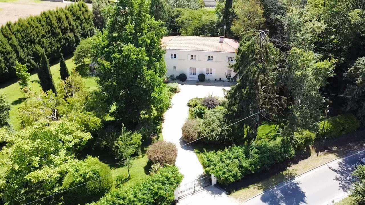 Beautiful Bourgeois House In Jonzac