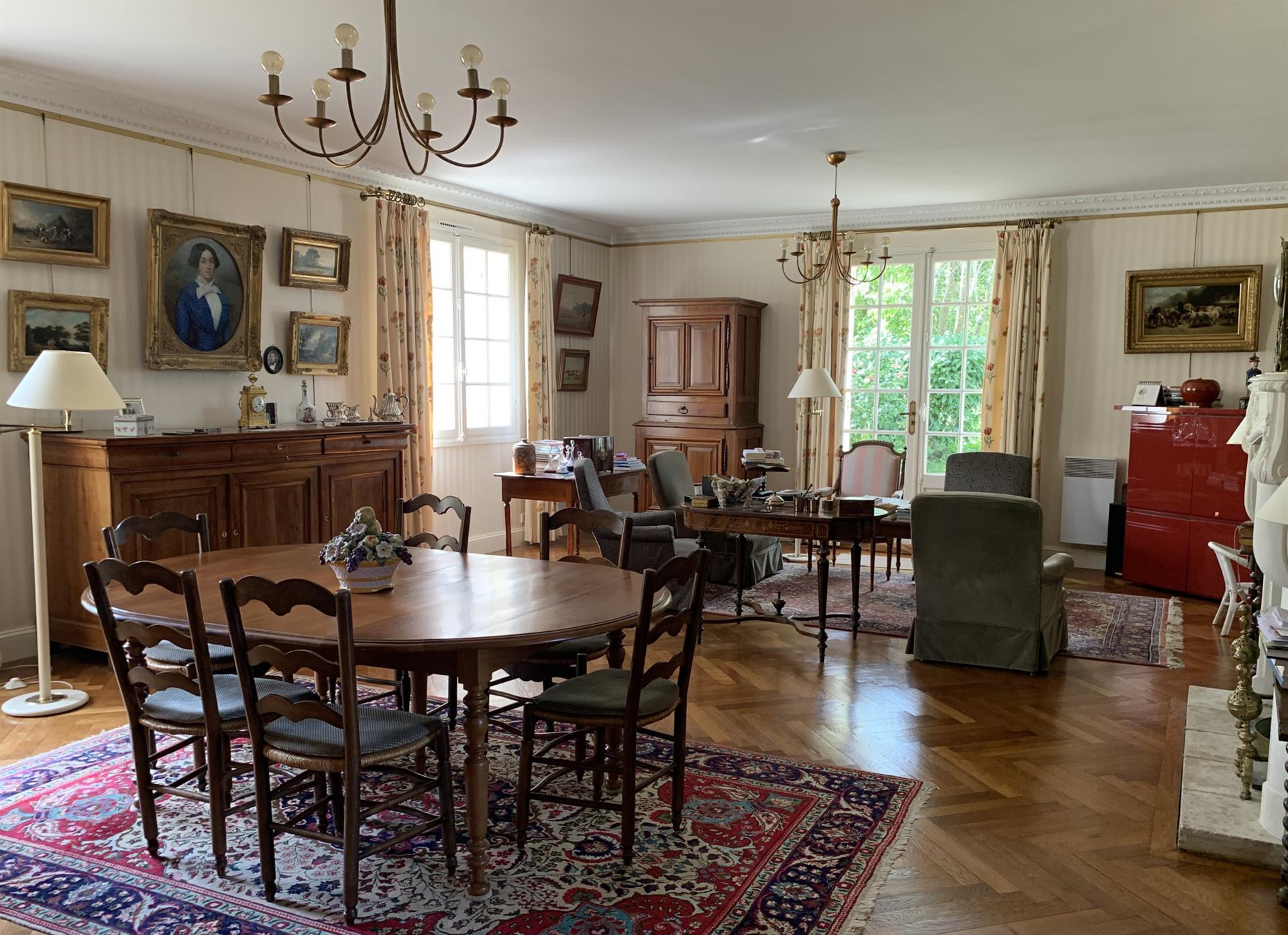 Beautiful Bourgeois House In Jonzac