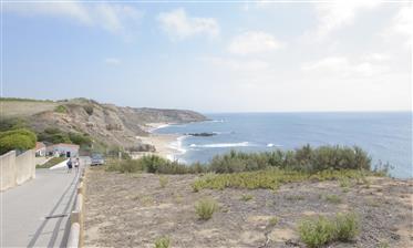 S. Bernardino, fantastic beach on the coast of Peniche, 3 bedroom villa overlooking the Berlengas