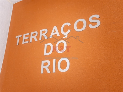T2 en las terrazas de la comunidad cerrada de Río con piscina y caja de garaje