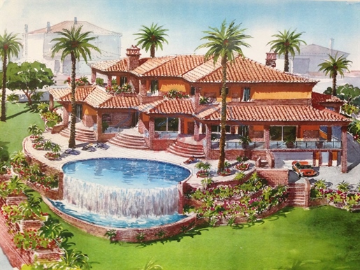 Grundstück für den Bau einer Villa mit Pool