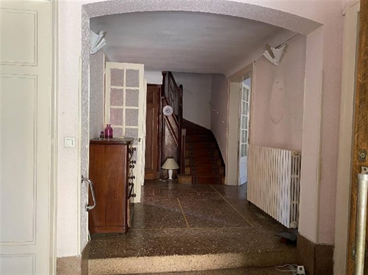 VILLAGE House
In the center of a charming village close to all amenities, house offering