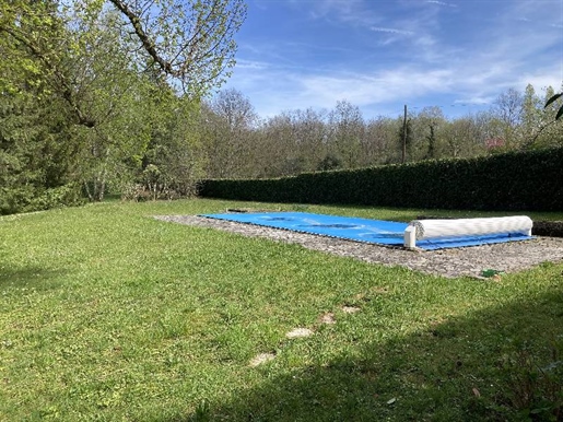 Eigenschap
Charmant stenen pand typisch voor de Périgord, gelegen tussen Lalinde en Bergerac. Zijn