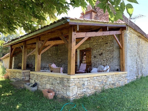 Property
Beautiful stone complex in Ste Foy de Longas: a 3 bedroom main house, very close to the