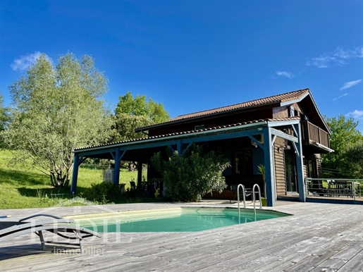 Interactive Sale - Chalet with swimming pool on large plot of land