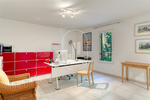 Charming apartment for sale in Grimaud village