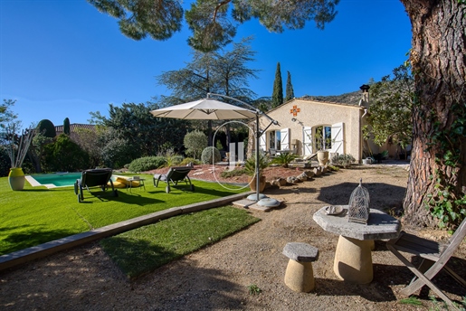 Ontdek dit charmante Provençaalse huis te koop in een gewilde bu