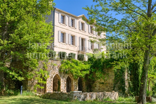 Château in a wine estate with swimming pool for sale in Rougiers