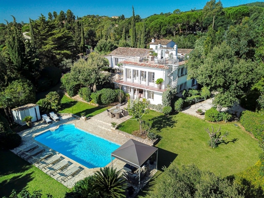 Bright Belle Epoque-style villa for sale in Grimaud