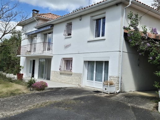 Dordogne Ribérac sector, house 108 m2, three bedrooms, land 5217 m2