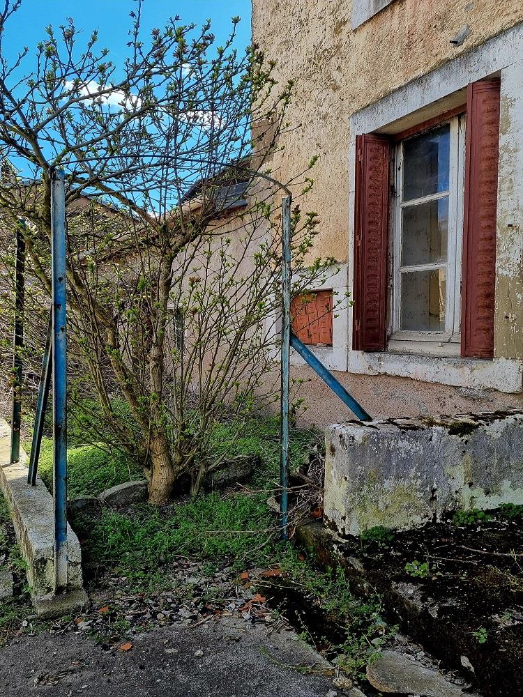Deux anciennes maisons vigneronnes avec dépendances et un grand jardin ouvert sur la campagne - 35 0