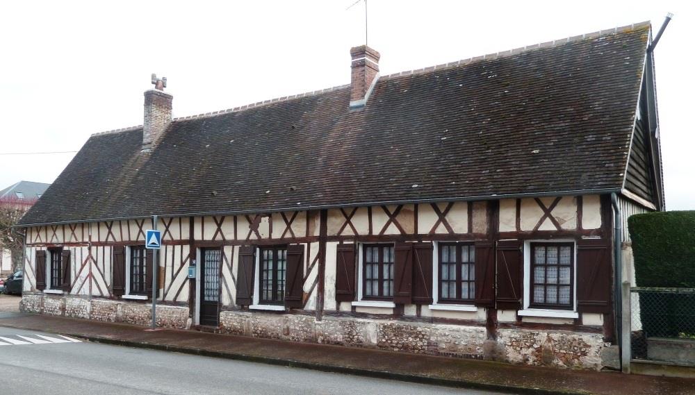 Single-storey village house