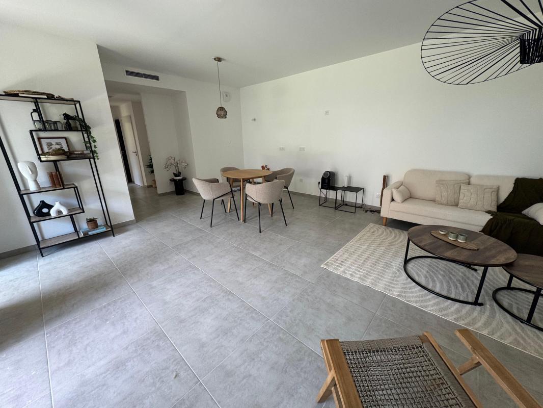 Purchase: Apartment (13090)