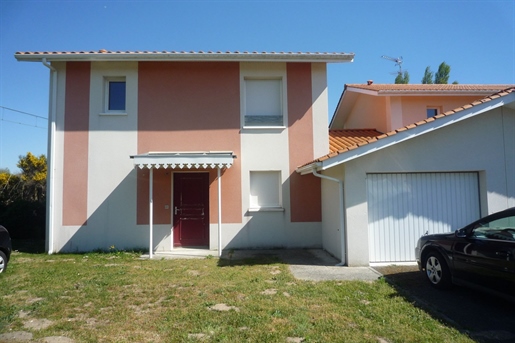 Soulac-sur-Mer: Halfvrijstaand huis te koop