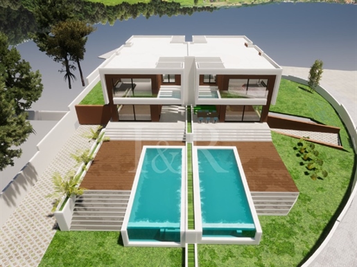 Plot for construction of villa near the beach in Troia