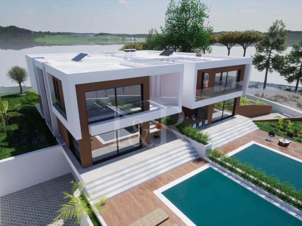 Luxury 4-bedroom villa with swimming pool near the beach in Troia