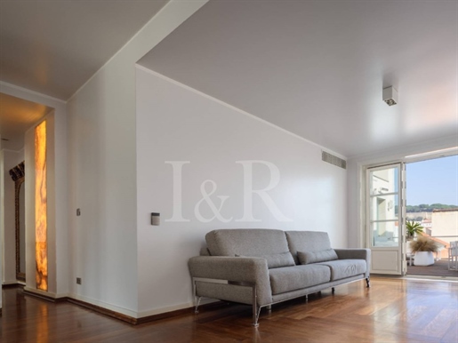 5-Bedroom penthouse with terrace and river view in Chiado, Lisbon