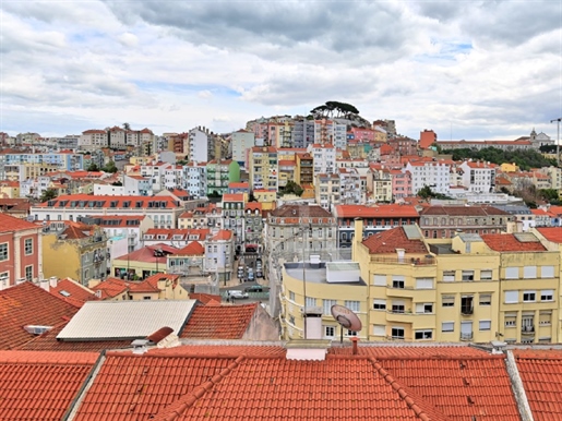 3-Bedroom penthouse with city view and parking, next to Largo do Intendente, Lisbon
