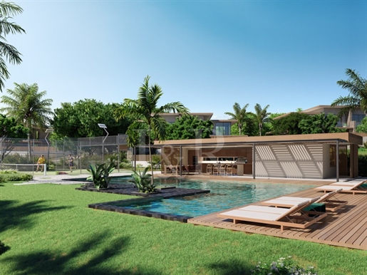 Moradia T4 com piscina privada e jardim em Oeiras
