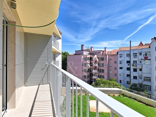 Appartement de 4 pièces avec terrasse et parking à Areeiro, Lisbonne