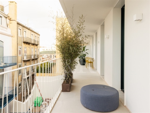 2 bedroom apartment with terrace, near Av. Liberdade, Lisbon