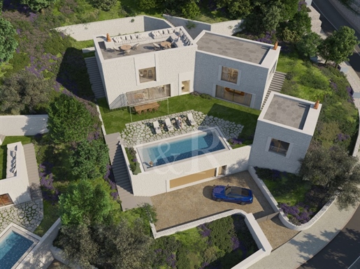 4-Bedroom villa with pool in resort with golf in Algarve