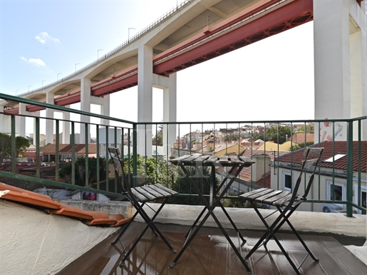 Studio avec terrasse et vue sur la ville à Alcântara, Lisbonne