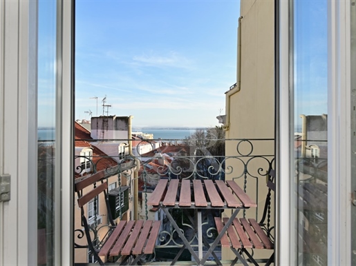 Appartement 3 pièces avec balcon et vue sur le fleuve à Chiado, Lisbonne