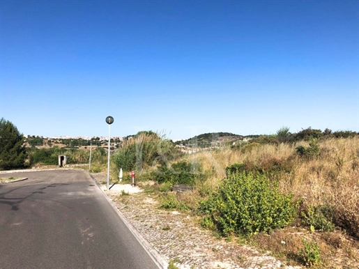 Plot with project for construction of 4-bedroom villa in Oeiras